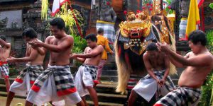 Read more about the article Barong And Kris Dance